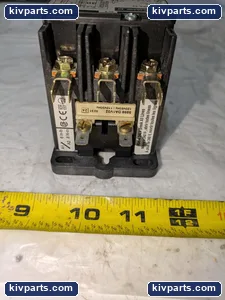 Square D 8910DPA33V02 Contactor – actual item, photo 4 of 5