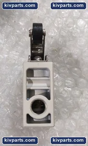 SMC VM220U-02 -01A Mechanical Poppet Valve – actual item, photo 3 of 4