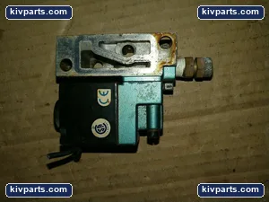 MAC 132B-111BAAA Valves – actual item, photo 2 of 4