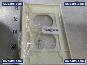 Eaton 2132A-BOX Duplex Cooper Receptacle – actual item, photo 5 of 8