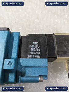 MAC 82A-AB-000-TM-DAAJ-1JD 4 Way 2 Position Solenoid Valve – actual item, photo 5 of 7