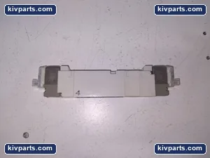 SMC VQZ2451-5L01 Double Solenoid Air Valve – actual item, photo 2 of 3