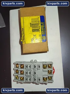 Square D 8501NR82 Relay Socket – actual item, photo 2 of 6