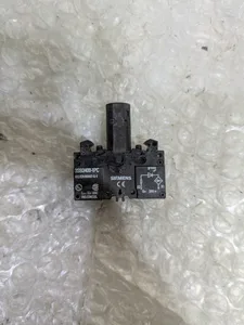 Siemens 3SB3400-1PC Green LED Lamp Holder