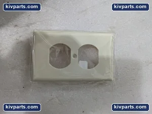 Cooper Wiring Devices Duplex Receptacle – actual item, photo 3 of 5