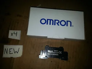 Omron 2-M4X12 Relay Socket
