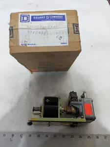 Square D 9050 C021E Industrial Contactor