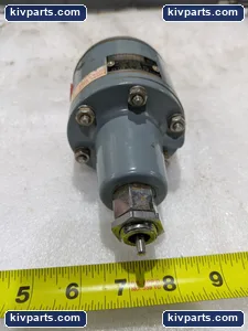 Moore Products 6639S19IK M/F Pneumatic Relay – actual item, photo 4 of 5