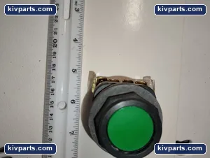Allen-Bradley 800H-AR Green Push Button – actual item, photo 2 of 5