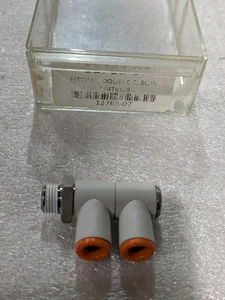 SMC 12763-07 Pneumatic Double Elbow Fitting – actual item, photo 1 of 8