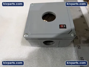 Cutler-Hammer 10250TN1 Surface Mount 1 Element – actual item, photo 3 of 8