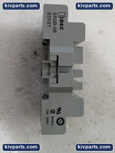 IDEC SR3B-05 Relay – actual item, photo 5 of 6