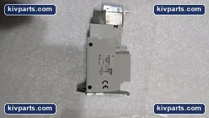 SMC VQZ312-5M1-02T-F-Q Solenoid Valve – actual item, photo 2 of 9