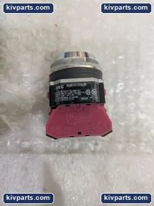 IDEC AVD302NUR Emergency Stop Switch – actual item, photo 3 of 7