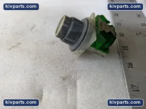 Square D KA2 Contact Block Auxiliary Switch – actual item, photo 2 of 8