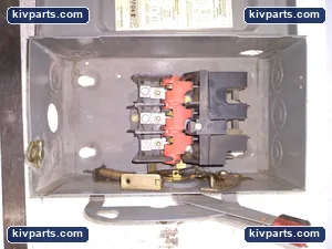 Square D Safety Switch – actual item, photo 4 of 8