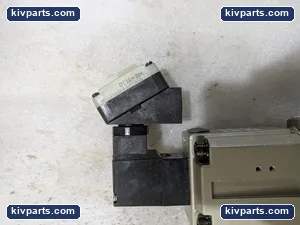 CKD CVS2-25A-05-03RS-3 Solenoid Valve – actual item, photo 3 of 7