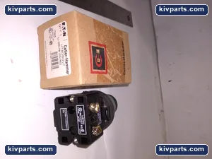 Cutler-Hammer HT8GBGV7 Pushbutton – actual item, photo 2 of 3