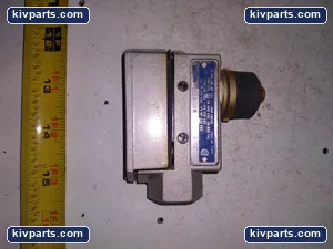 Honeywell BZE6-2RM Micro Switch – actual item, photo 2 of 5