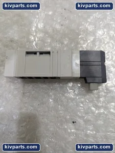 SMC SV2C00-5FU Dual 3 Port Solenoid Valve – actual item, photo 2 of 4