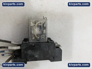 ICE 2/ORDER Cube Relay with Socket Base – actual item, photo 2 of 8