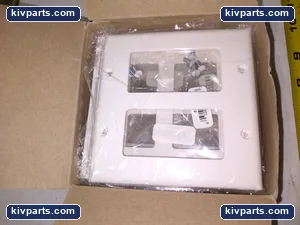 Cooper 5152W-BOX Receptacle – actual item, photo 2 of 4