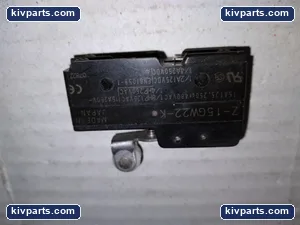 Omron Z-15GW22-K Roller Lever Micro Limit Switch – actual item, photo 2 of 3