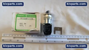 General Electric CR104MB22112 Oiltight Selector Switch – actual item, photo 2 of 6