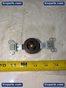 TWIST LOCK 4760 3 WIRE 15 AMP 277 VOLTS – actual item, photo 2 of 4