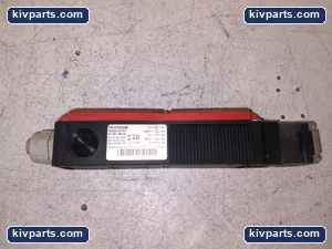 Euchner TP3-4131A024M SuvaPro Safety Interlock Switch – actual item, photo 2 of 4