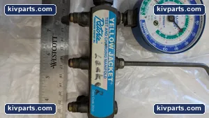 RITCHIE YELLOW JACKET MANIFOLD WITH PRESSURE GAUGE – actual item, photo 3 of 7