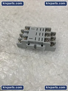 IDEC SH3B-05 Base DIN Rail Screw Terminal – actual item, photo 2 of 6