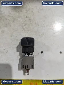 Fuji Electric AH165-J2A11A Pushbutton – actual item, photo 4 of 5