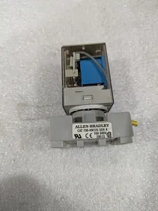 Allen-Bradley 700-HA32Z24 Allen Bradley with Socket