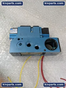 MAC 82A-BA-CKA-TM-DAAP-1DL 4 Way Air Solenoid Valve – actual item, photo 5 of 7
