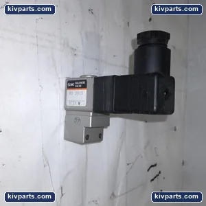 SMC VO301S Series 3 Port Solenoid Valve – actual item, photo 2 of 3