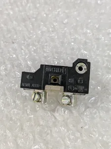 General Electric CR104P Pushbutton – actual item, photo 1 of 5