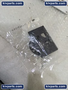 AMP 558357-1 Receptacle – actual item, photo 3 of 4