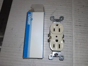 Leviton 5320-I Receptacle