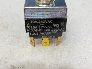 Carling HM25M73 Toggle Switch