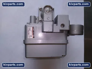 SMC IP300-010 Pneumatic Valve – actual item, photo 2 of 4