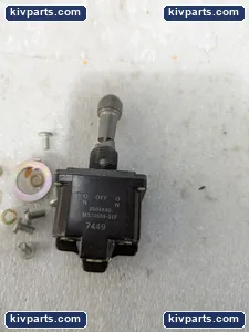 Cutler-Hammer 8504K40 Toggle Switch – actual item, photo 2 of 7