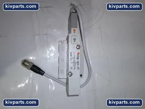 SMC SV3500-5W1U-03T Solenoid Valve – actual item, photo 2 of 4