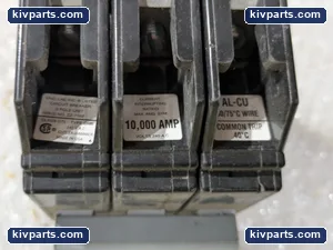 Cutler-Hammer CHB330 Bolt on Circuit Breaker – actual item, photo 2 of 4