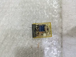 IDEC 18-UAQ120V50/60HZ Relay – actual item, photo 1 of 6