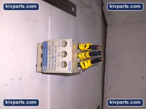 Telemecanique GV1-G04 Circuit Breaker – actual item, photo 2 of 5