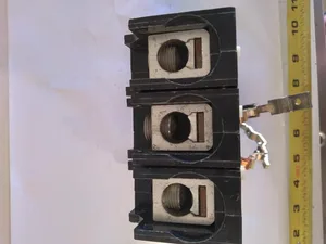 Square D QOB3110VH Bolt on Circuit Breaker