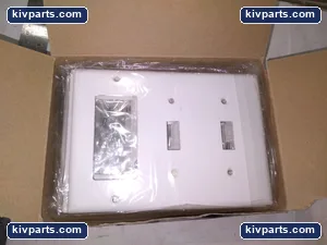 Cooper 2173W-BOX Receptacle – actual item, photo 2 of 4
