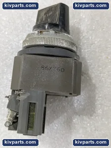 IDEC BS010E ASTN Selector Switch Black Knob – actual item, photo 9 of 11