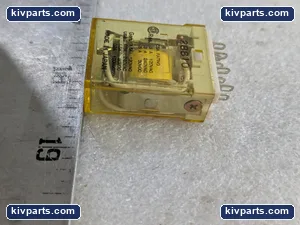 IDEC RY2S-U Relay – actual item, photo 3 of 6